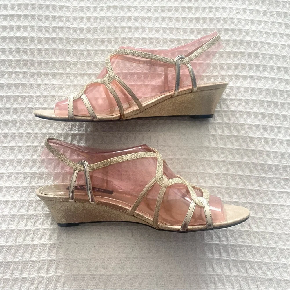 Nina Foley YG Platino Glittery Gold Wedge Sandals size 10